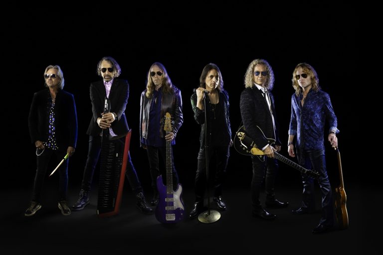 Foreigner celebra medio siglo con gira de 90 conciertos