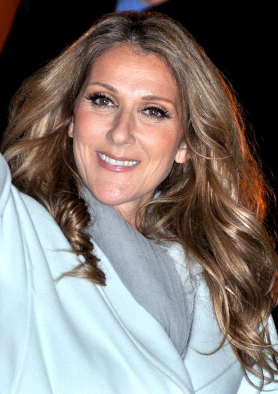 Celine Dion anunciando su regreso a los escenarios en París, 2026