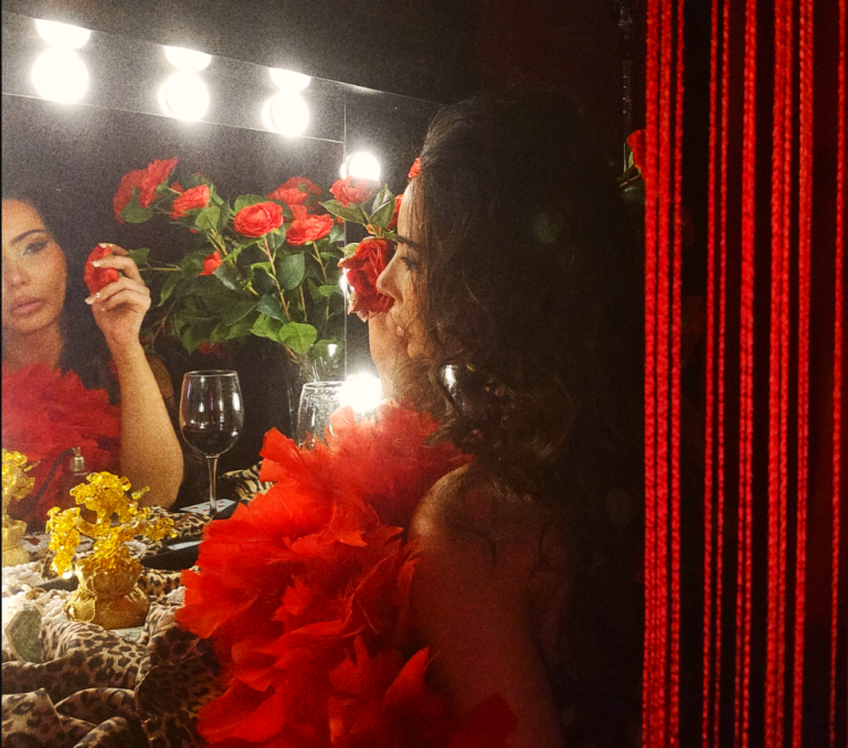 Jada Di’Larosa Estrena ‘To Love Is To Perform’, Una Obra de Sofisticación Musical