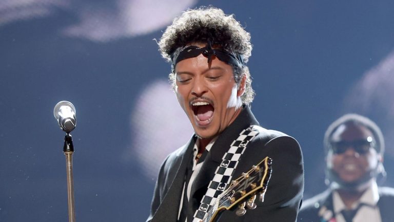 Bruno Mars Alcanza Nuevas Cimas en Listas con ‘Risk It All’