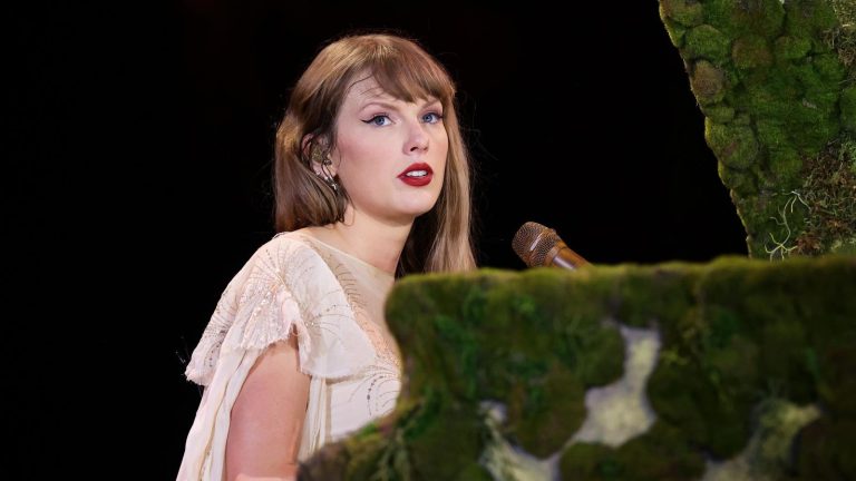 Taylor Swift Continúa en el Número Dos del Chart Adult Contemporary