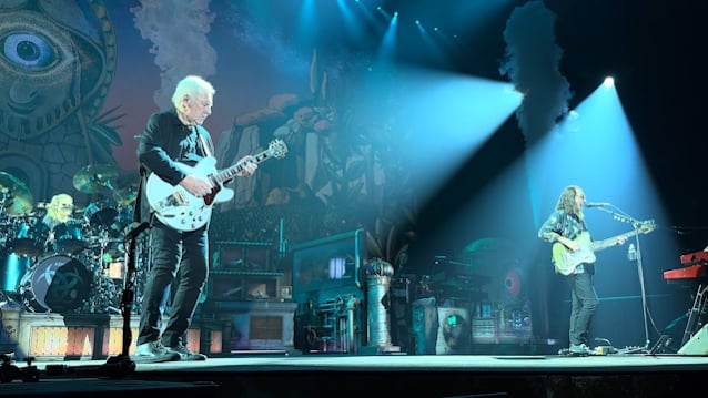 La banda canadiense Rush en una actuación en vivo