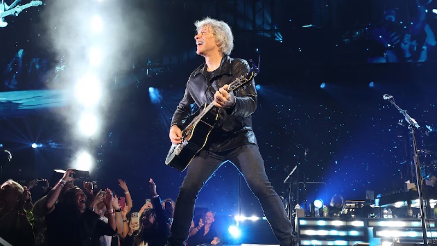 Jon Bon Jovi Interrumpe Concierto en Nueva York por Problemas de Salud