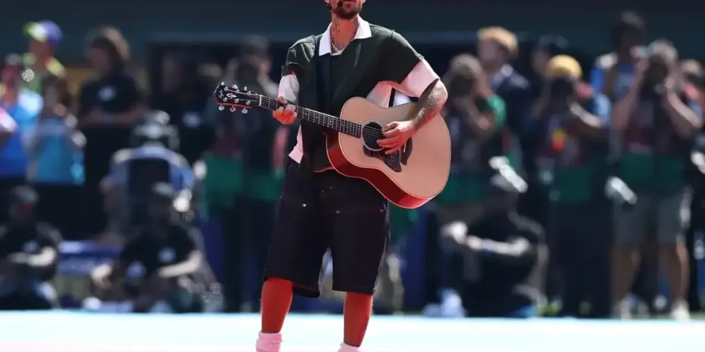 Madonna y Justin Bieber actuando en el escenario del medio tiempo de la final de la Copa Mundial FIFA 2026.