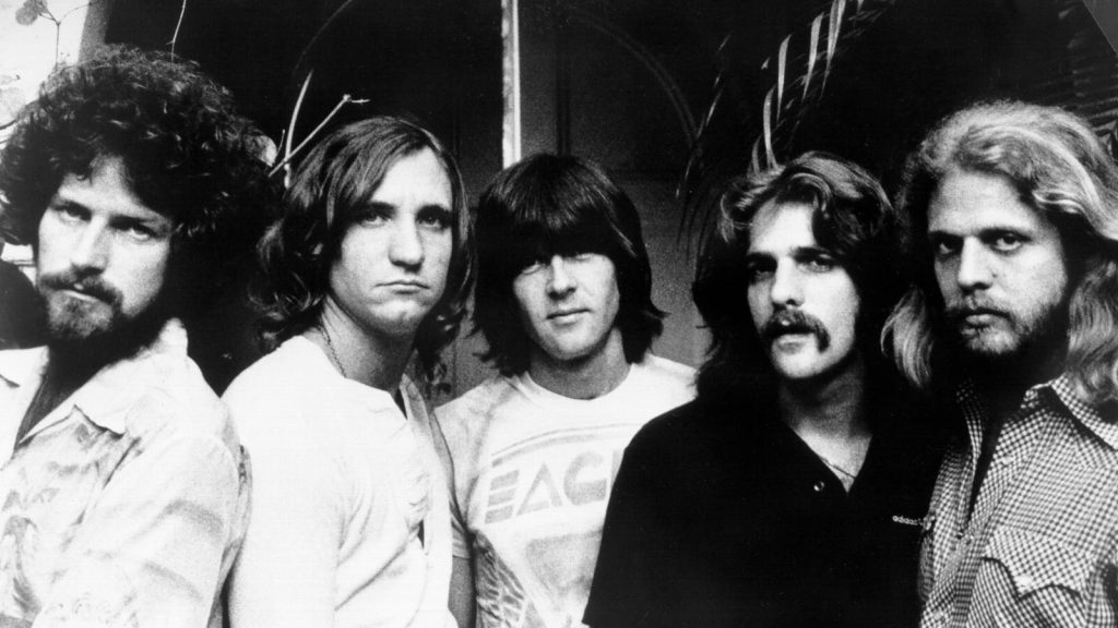 La Atemporalidad de ‘Hotel California’: The Eagles Alcanza Nuevos Hitos Globales