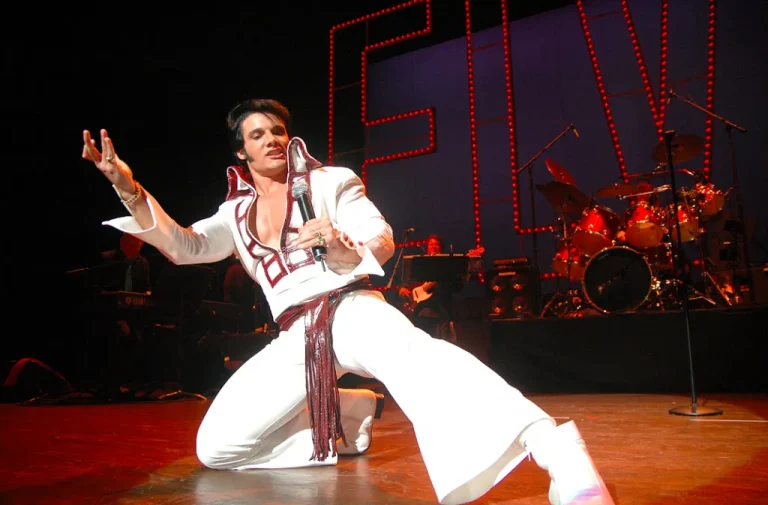 El Mundo Conmemora a Elvis Presley en el Aniversario de Su Partida