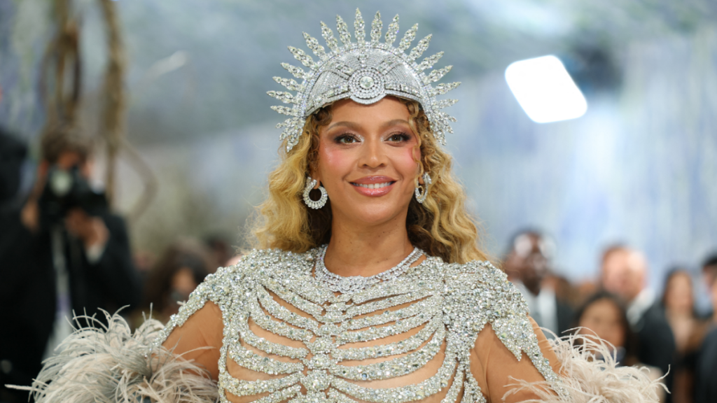 Beyoncé celebrando el 20º aniversario de su álbum 'B'DAY'